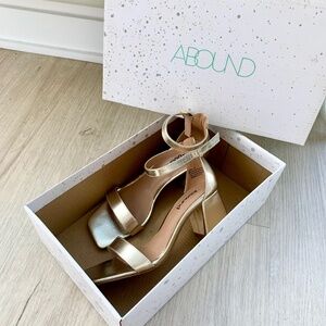 Trendy gold heeled sandals – Only Worn Once
